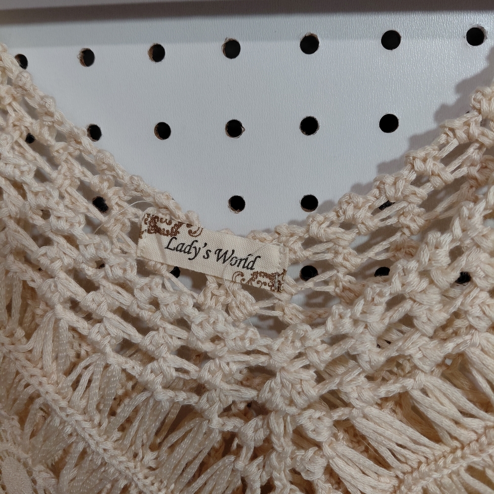 Boho Crochet V-Neck Tunic Top in Beige 👚 - Picture 4 of 5
